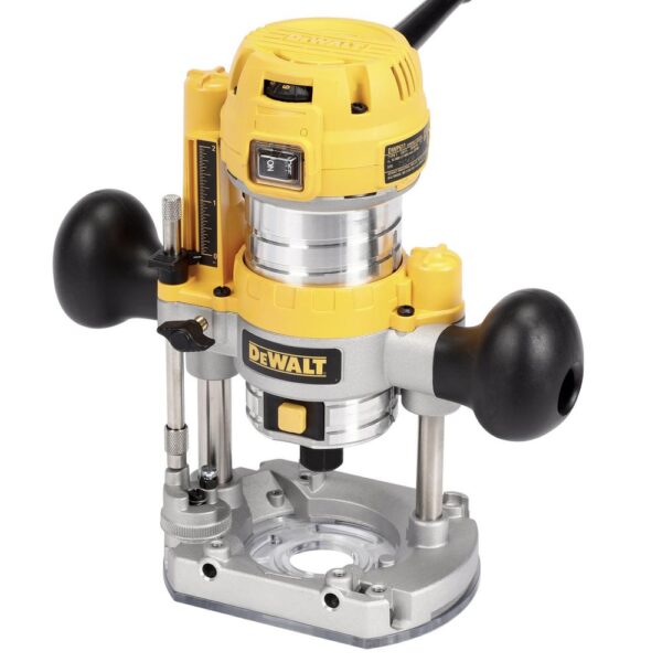 DEWALT 7 Amp Corded 1-1/4 Horsepower Compact Router with Plunge Base and Bag
